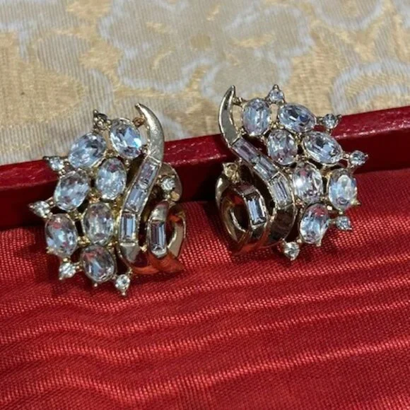 CROWN TRIFARI Pat Pend Gold Ribbon Rhinestone EARRING - Picture 7 of 10